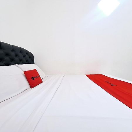 Reddoorz Near Stasiun Kediri Hotel Kediri  Exterior foto