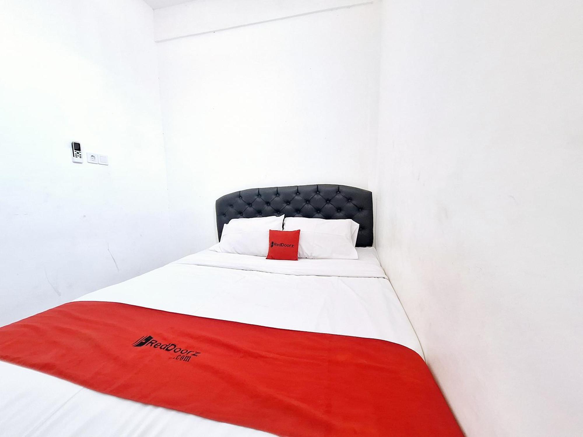 Reddoorz Near Stasiun Kediri Hotel Kediri  Exterior foto
